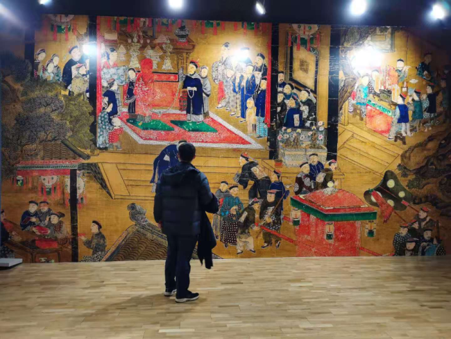 «Οικογενειακή Αρμονία», μια έκθεση στο Μουσείο Λονγκ στη Σαγκάη που εξετάζει τον ρόλο των προσώπων που ζωγραφίστηκαν κατά τις δυναστείες Μινγκ και Τσινγκ, στη μεταφορά αξιών και πολιτιστικών παραδόσεων. 