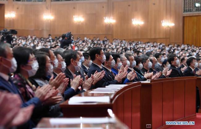 Η τελική συνεδρίαση της τέταρτης συνόδου της 13ης Εθνικής Επιτροπής της Κινεζικής Λαϊκής Πολιτικής Συμβουλευτικής Διάσκεψης (CPPCC) πραγματοποιείται στη Μεγάλη Αίθουσα του Λαού στο Πεκίνο, την πρωτεύουσα της Κίνας, στις 10 Μαρτίου 2021. (φωτογραφία: Xinhua)