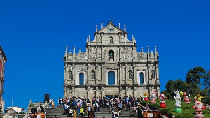 Macau proíbe entrada de não residentes