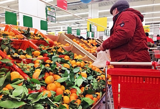 К Новому году в России подешевеют апельсины и мандарины