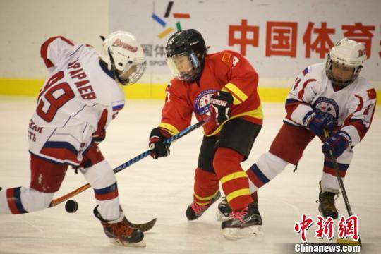 В Харбине начался Китайско-российский международный товарищеский турнир по хоккею