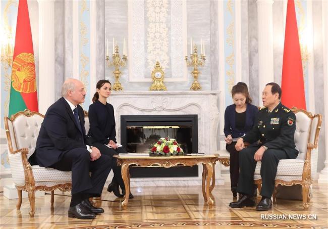 А. Лукашенко встретился с министром обороны Китая Вэй Фэнхэ