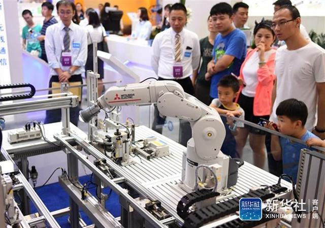 Открылся Международный симпозиум по робототехнике