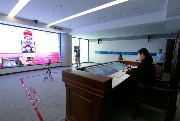За год работы первый интернет-суд в Китае принял на рассмотрение более 10 тыс. дел  