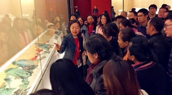 Численность зарегистрированных культурных волонтёров в Пекине превысила 30 тыс. человек