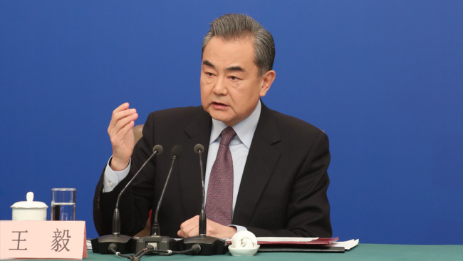 Ван И: Китай следует по пути к могучей державе, но это не означает наращивание жесткости в подходах