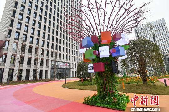 В Чэнду открылся первый на западе страны индустриальный парк на базе технологий ИИ и 5G