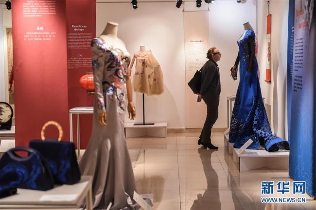 В Москве открылась выставка китайского шелка