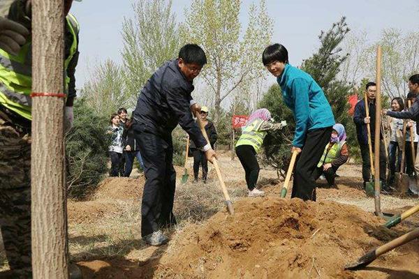 Китайцы участвуют в мероприятиях, посвященных Дню Земли