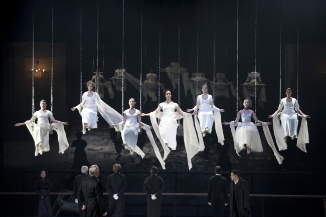 Более 20 тыс. зрителей посмотрели вахтанговского "Евгения Онегина" на гастролях в Китае