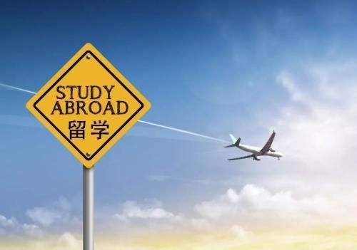Комментарий: в Китае предупредили студентов о рисках выезда на обучение в США