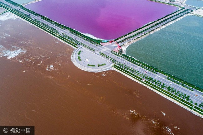 چین کے علاقے صوبہ شانشی میں نمک کی ایک جھیل