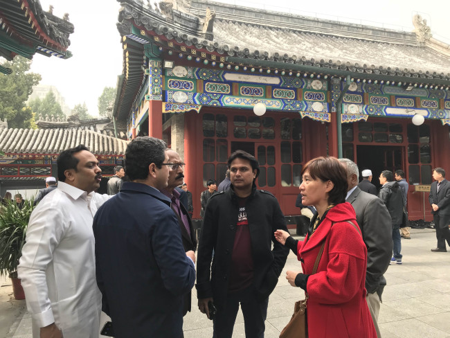 پاکستانی میڈیا وفد کا بیجنگ میں نیو جے مسجد کا دورہ