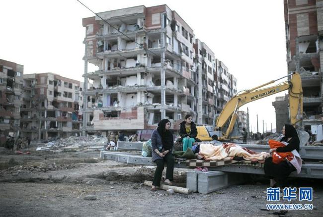 ایران اور عراق کے سرحدی علاقے میں ہونے والے زلزلے سے ایران میں کم از کم چار سو پینتالیس افراد ہلاک