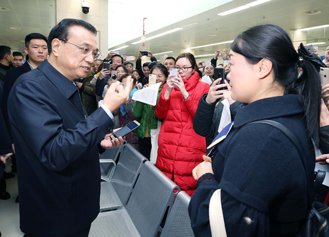 چینی وزیر اعظم لی کھہ چھیانگ نے مارکیٹ کو فروغ دینے کے لئے اصلاحات کا مطالبہ کیا ہے