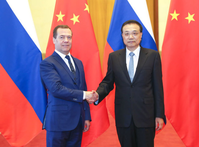 چین کے وزیر اعظم لی کھہ چھیانگ کی روسی ہم منصب سے ملاقات