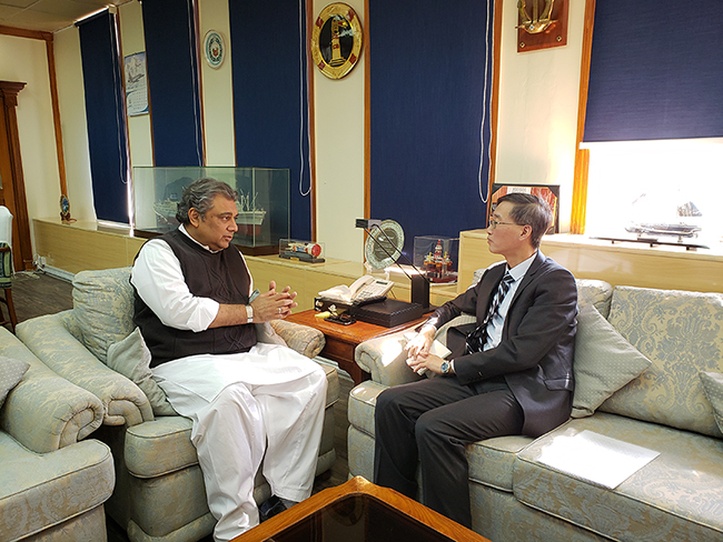چینی سفیر کی پاکستانی وزیر ساحلی امور سے ملاقات