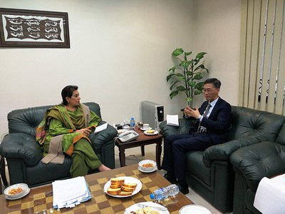 پاکستان میں متعین چینی سفیر یاؤ جنگ کی وفاقی وزیر  بین الصوبائی رابطہ سے ملاقات