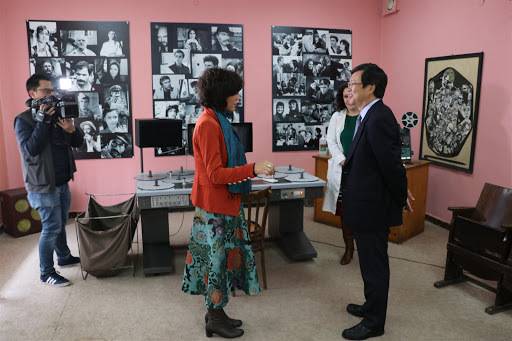 Ambasadori i R.P të Kinës Zhou Ding në Arkivin Qendror Shtetëror të Filmit