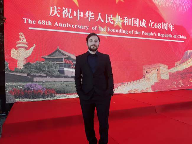 Geiv Tomço në një veprimtari të ambasadës së Kinës në Tiranë