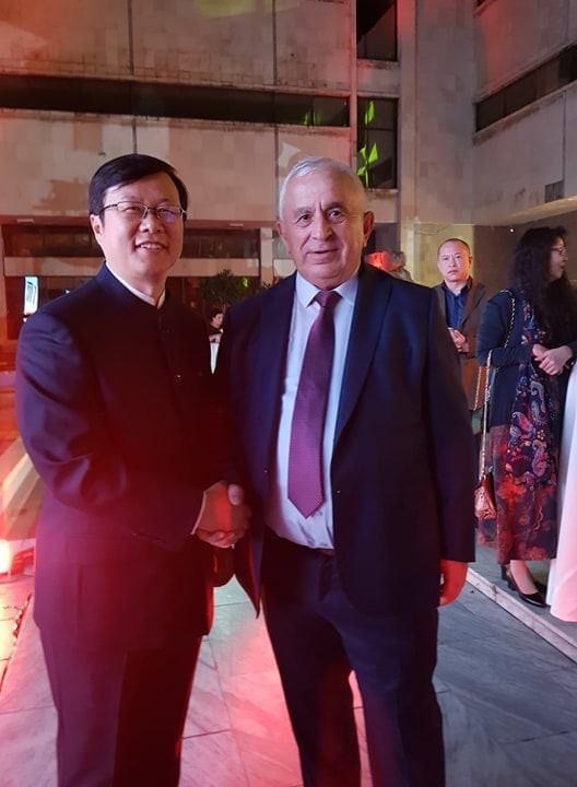 Rexhep Hida me Ambasadorin e kines, Zhou Ding