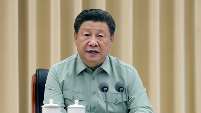 Presidenti i Kinës Xi Jinping duke mbajtur fjalim gjatë inspektimit në një bazë ushtarake në provincën Shaanxi të Kinës Veriperëndimore, 15 shtator 2021./ Xinhua
