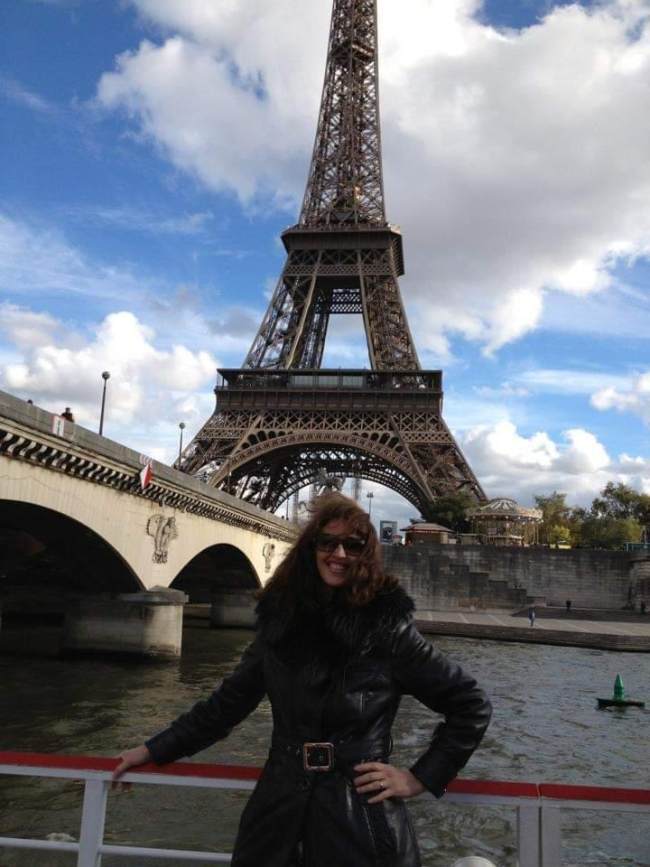 Miranda në vendlindje, Paris