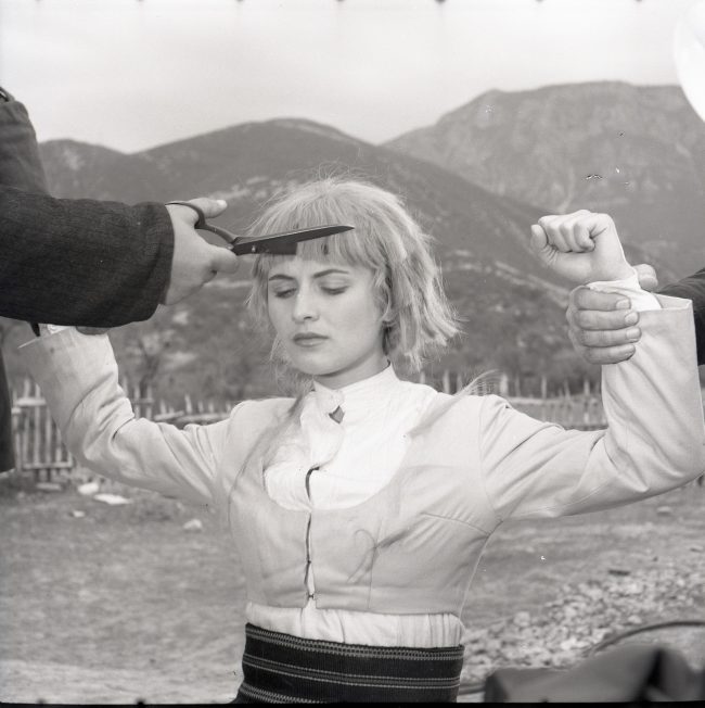 Në rolin e Rudinës, KOMISARI I DRITËS (Dhimitër Anagnosti, Viktor Gjika, 1966) - Foto nga Arkivi Qendror i Filmit