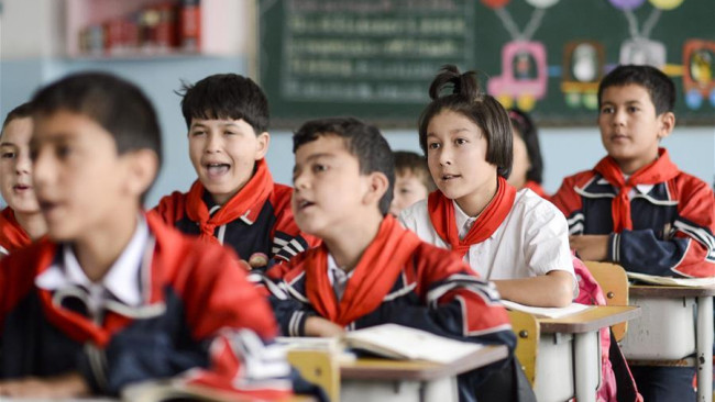 Fëmijë ujgurë në shkollë,Xinjiang(Xinhua)