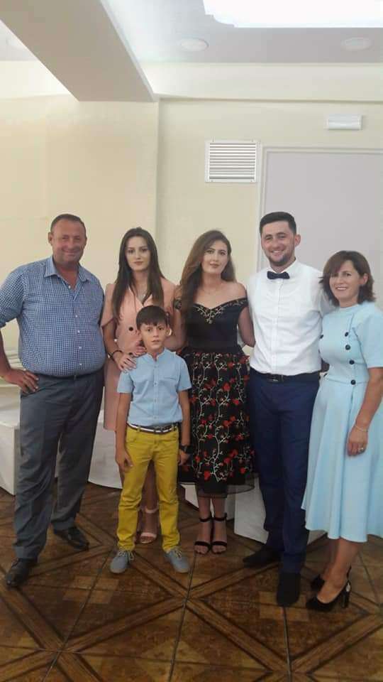 Algerta Tafani dhe familja e saj(Facebook)