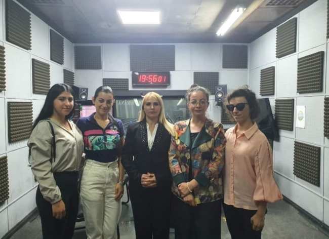 Anëtare të Shoqatës në Radio Tirana (Foto nga Shoqata)