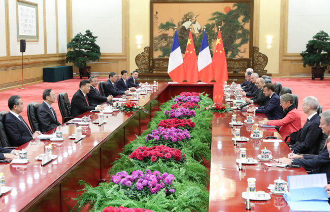 Xi Jinping takohet me Makronin,6 nëntor,2019, Pekin(Foto:Xinhua) 