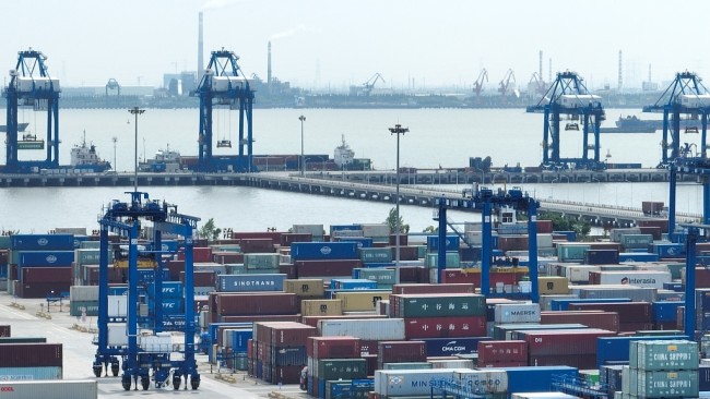 Foto/ CFP Pamje e portit të Nantong-ut në provincën Jiangsu të Kinës Lindore