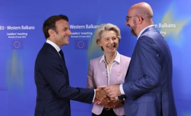 Presidenti Macron dhe liderë të PE, KE (Foto Orainfo)