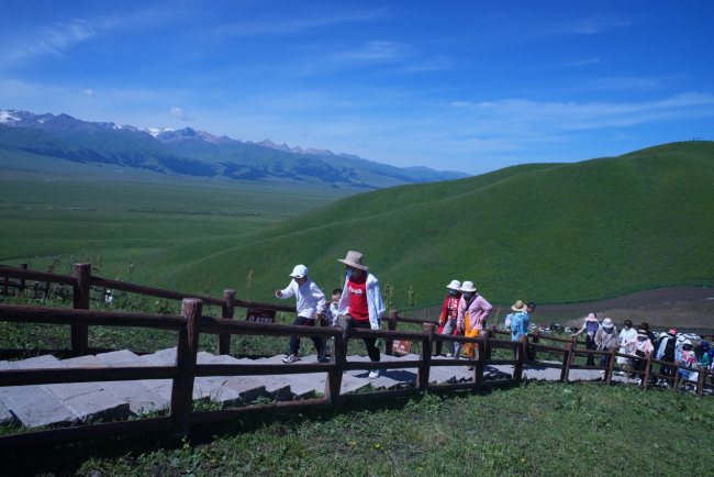 Turistë në Xinjiang(Foto:VCG)
