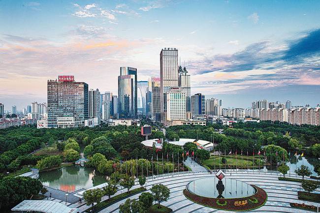 Distrikti qendror i biznesit të Suzhou-së ndodhet në perëndim të liqenit Jinji në Parkun Industrial Suzhou./Chinadailly