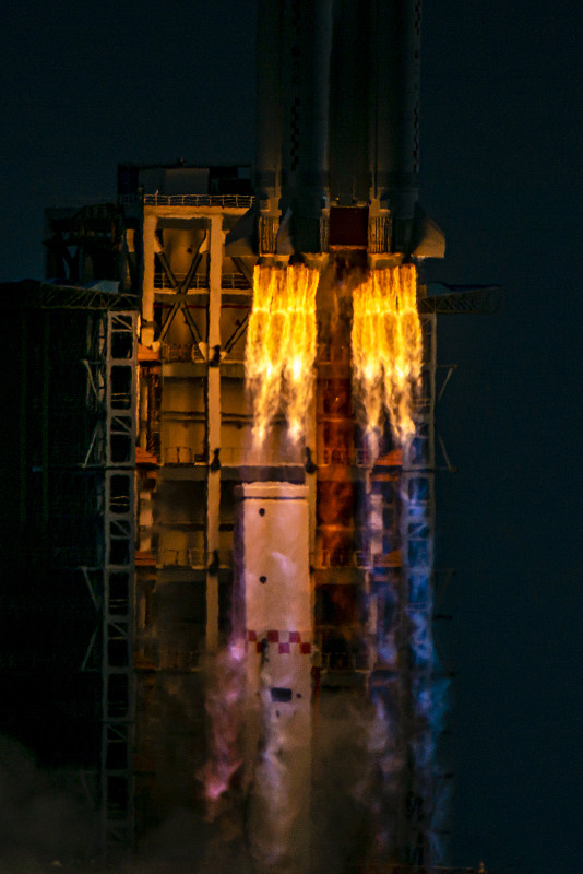 Raketa Marshimi i Madh-5B shpërthen me modulin laboratorik Wentian nga vendi i nisjes së anijes Wenchang në provincën Hainan të Kinës jugore, 24 korrik 2022.
