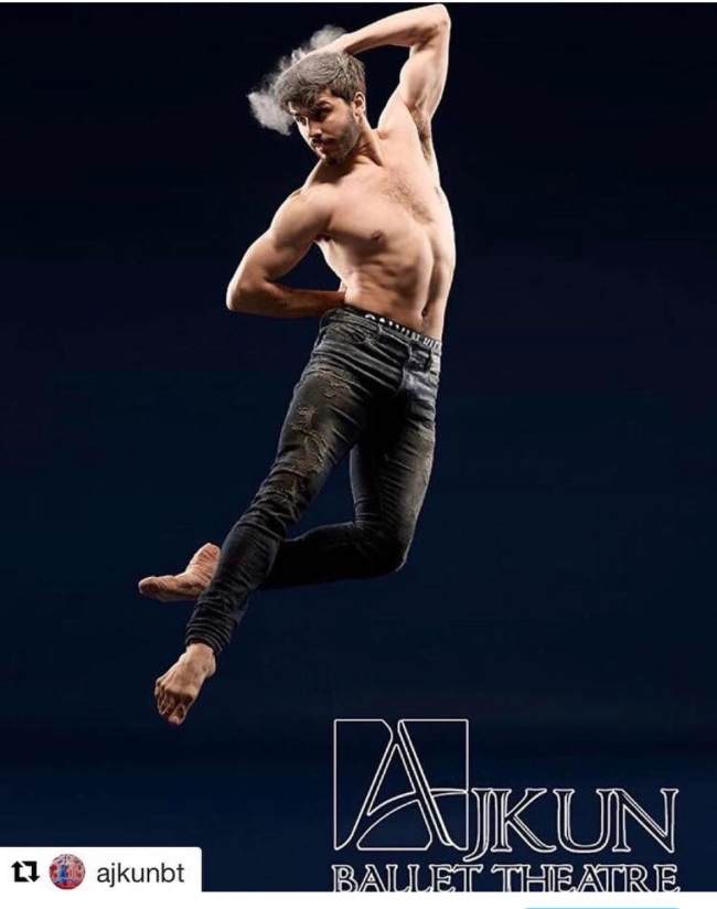 Balerini Klevis Tafaj ne Ajkun Ballet Theater (Foto personale)