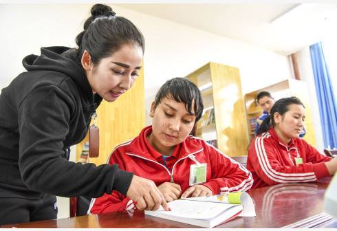 Ein Berufsausbildungszentrum im Kreis Hotan in Xinjiang