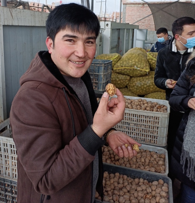 Xinjiang – mehr als eine Reise wert • letzter Teil 3: Reiche Pferdenarren, erfolgreiche Dattelbauern und reichlich Musik