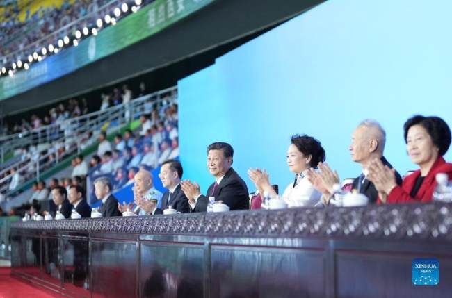 Ο πρόεδρος της Κίνας Σι Τζινπίνγκ παρευρίσκεται στην τελετή έναρξης των 14ων Εθνικών Αγώνων της χώρας στο Σι’άν, πρωτεύουσα της επαρχίας Σαανσί της βορειοδυτικής Κίνας, στις 15 Σεπτεμβρίου 2021. (φωτογραφία / Xinhua)