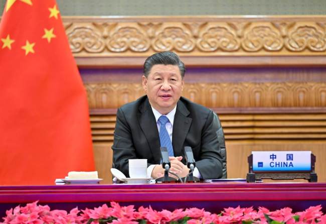 Ο Κινέζος πρόεδρος Σι Τζινπίνγκ παρευρίσκεται στη 16η Σύνοδο των Ηγετών της G20 μέσω σύνδεσης βίντεο από το Πεκίνο, πρωτεύουσα της Κίνας, 31 Οκτωβρίου 2021. (φωτογραφία / Xinhua)
