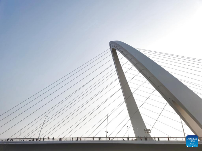Η Νέα γέφυρα Σοουγκάνγκ στο Πεκίνο, πρωτεύουσα της Κίνας, 9 Φεβρουαρίου 2022. (Xinhua/Ding Hongfa)