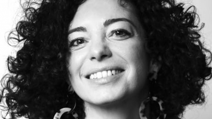 A poeta Francesca Cricelli fala sobre experiências no exterior e a volta ao Brasil