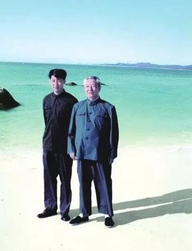 Para Dia do Pai – Xi Jinping e seu pai   