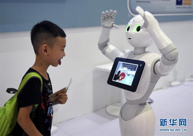 Conferência Mundial de Robôs reúne indústria e especialistas na capital chinesa