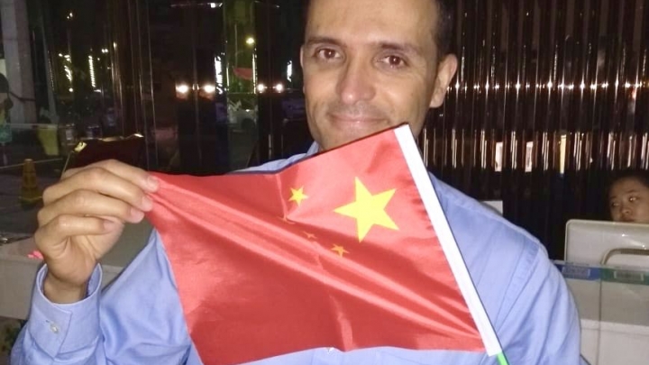 Mauro de Oliveira traz sua pesquisa científica do Brasil para a China