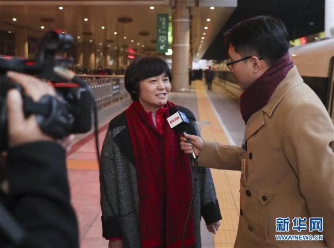 Membros do Comitê Nacional da CCPPCh chegam a Beijing para sessão anual do órgão