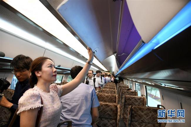 China revela protótipo de trem de levitação magnética que fará 600 km/h
