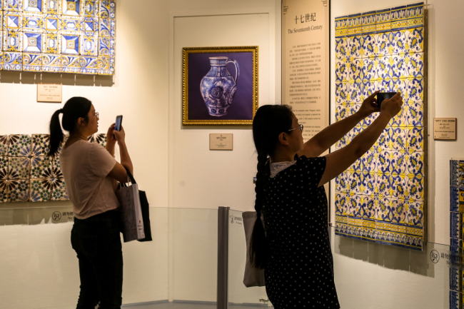 Museu do Palácio da China exibe arte de azulejo de Portugal